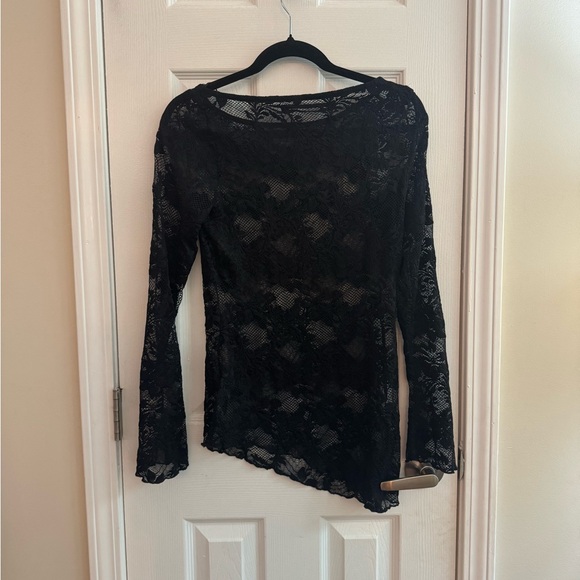 URBAN OUTFITTERS Silence + Noise Adelaide Asymmetrical Lace Top Size M - Picture 3 of 6
